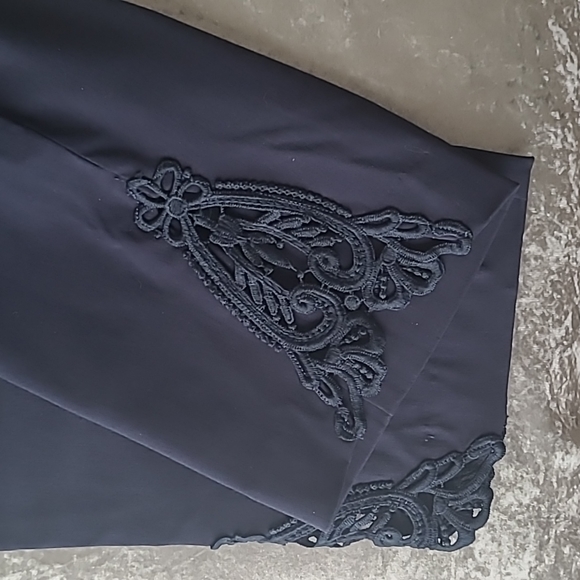 cleo, Size Large Petite, Navy Capris - Picture 3 of 5